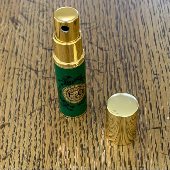 Eastern & Oriental Express Green and Gold Travel Perfume Atomizer - Picture 3 of 7